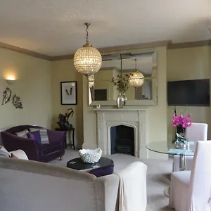  Apartment Hewlett United Kingdom